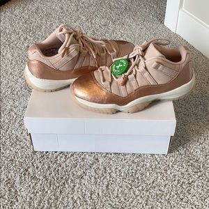Air Jordan Pink Retro 11